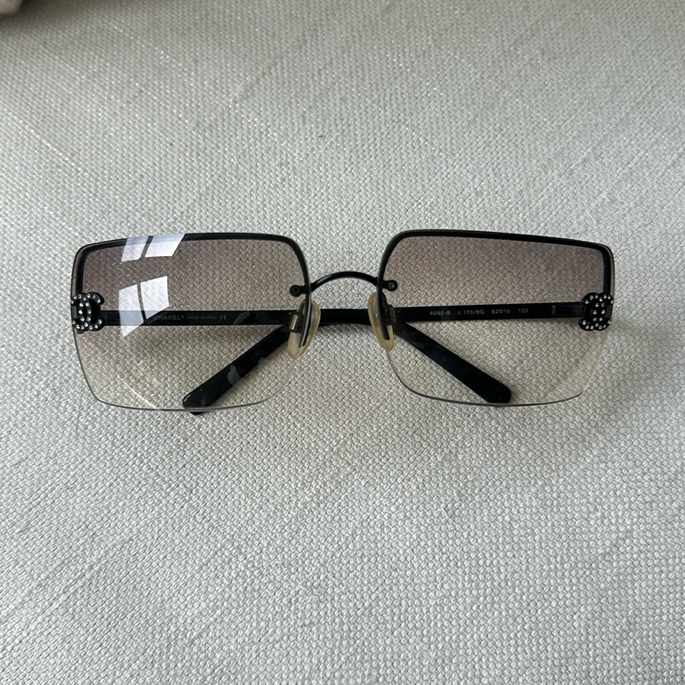 CHANEL Y2K Sunglasses CC Rhinestone 100% Authentic vintage Sunnies Square